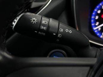 Toyota Corolla 1.8 VVT-h Design CVT Euro 6 (s/s) 5dr