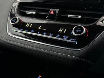 Toyota Corolla 1.8 VVT-h Design CVT Euro 6 (s/s) 5dr