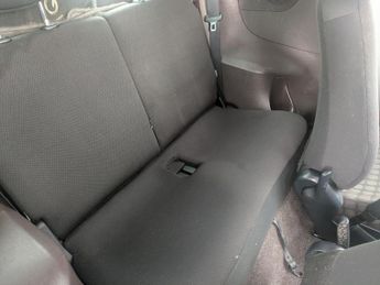 Toyota iQ 1.0 VVT-i 2 Hatchback 3dr Petrol Manual Euro 4 (68 bhp)