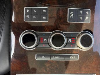 Land Rover Range Rover 4.4 SD V8 Vogue SE Auto 4WD Euro 6 (s/s) 5dr