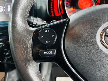 Toyota AYGO 1.0 VVT-i x-pression x-shift Euro 5 5dr Euro 5