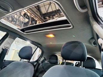 Toyota Yaris 1.3 VVT-i T Spirit 5dr