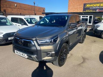 Toyota Hilux 2.8 D-4D-h Invincible X Auto 4WD Euro 6 4dr