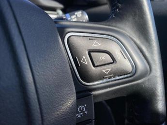 Land Rover Range Rover Evoque 2.2 SD4 Pure Auto 4WD Euro 5 (s/s) 5dr