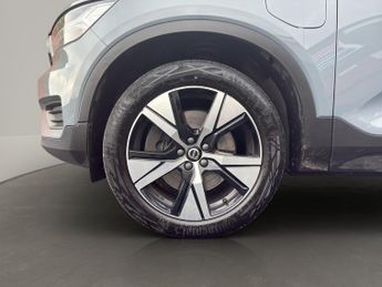Volvo XC40 1.5h T4 Recharge 10.7kWh R-Design Auto Euro 6 (s/s) 5dr