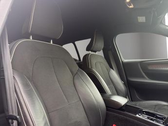 Volvo XC40 1.5h T4 Recharge 10.7kWh R-Design Auto Euro 6 (s/s) 5dr