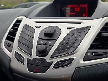 Ford Fiesta 1.4 Zetec Hatchback 5dr Petrol Manual (133 g/km, 94 bhp)