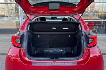 Toyota Yaris 1.5 VVT-h Design E-CVT Euro 6 (s/s) 5dr