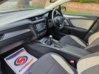 Toyota Avensis 2.0 D-4D Business Edition Touring Sports Euro 6 (s/s) 5dr