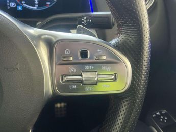 Mercedes-Benz GLB 1.3 GLB200 AMG Line (Premium) SUV 5dr Petrol 7G-DCT Euro 6 (s/s)