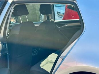 Volkswagen Golf 2.0 TDI BlueMotion Tech SE DSG Euro 5 (s/s) 5dr