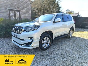 Toyota Land Cruiser 2.7 TOP SPEC 7 SEATS