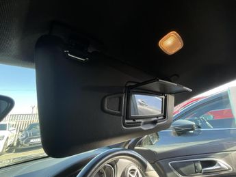 Mercedes-Benz Cla Class 200 WHITEART D AUTO