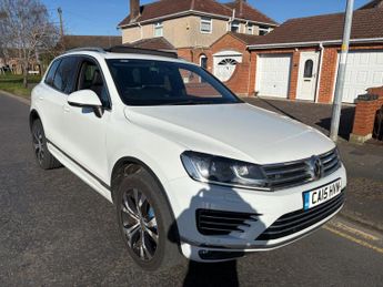 Volkswagen Touareg 3.0 TDI V6 BlueMotion Tech R-Line Tiptronic 4WD Euro 6 (s/s) 5dr