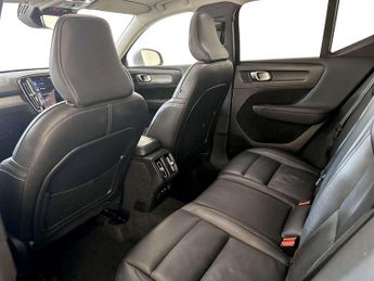 Volvo XC40 2.0 B5 MHEV Inscription Pro SUV 5dr Petrol Hybrid Auto AWD Euro 