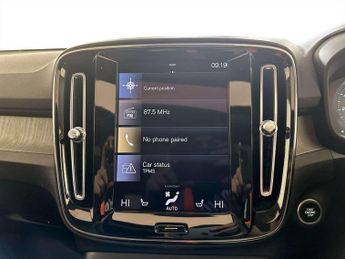 Volvo XC40 2.0 B5 MHEV Inscription Pro SUV 5dr Petrol Hybrid Auto AWD Euro 