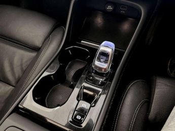 Volvo XC40 2.0 B5 MHEV Inscription Pro SUV 5dr Petrol Hybrid Auto AWD Euro 