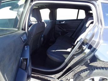 Ford Focus 1.0T EcoBoost MHEV ST-Line DCT Euro 6 (s/s) 5dr