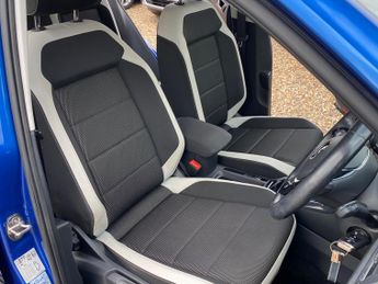 Volkswagen T-Roc 1.5 TSI EVO SEL DSG Euro 6 (s/s) 5dr