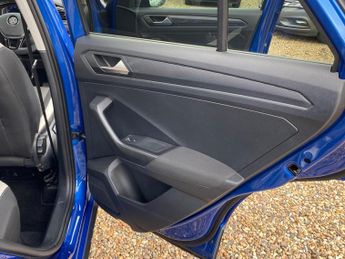 Volkswagen T-Roc 1.5 TSI EVO SEL DSG Euro 6 (s/s) 5dr
