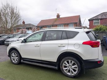 Toyota RAV4 2.2 D-CAT Invincible Auto 4WD Euro 5 5dr