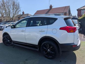 Toyota RAV4 2.2 D-CAT Invincible Auto 4WD Euro 5 5dr