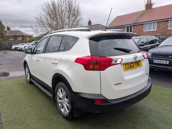 Toyota RAV4 2.2 D-CAT Invincible Auto 4WD Euro 5 5dr