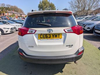 Toyota RAV4 2.2 D-CAT Invincible Auto 4WD Euro 5 5dr