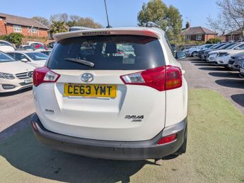 Toyota RAV4 2.2 D-CAT Invincible Auto 4WD Euro 5 5dr