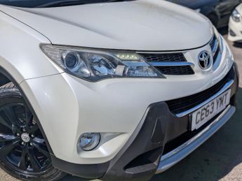 Toyota RAV4 2.2 D-CAT Invincible Auto 4WD Euro 5 5dr