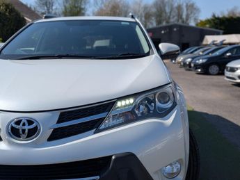 Toyota RAV4 2.2 D-CAT Invincible Auto 4WD Euro 5 5dr