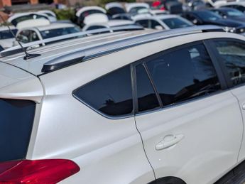 Toyota RAV4 2.2 D-CAT Invincible Auto 4WD Euro 5 5dr