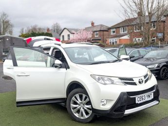Toyota RAV4 2.2 D-CAT Invincible Auto 4WD Euro 5 5dr