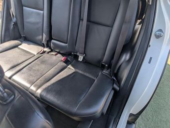 Toyota RAV4 2.2 D-CAT Invincible Auto 4WD Euro 5 5dr