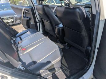 Toyota RAV4 2.2 D-CAT Invincible Auto 4WD Euro 5 5dr