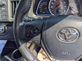 Toyota RAV4 2.2 D-CAT Invincible Auto 4WD Euro 5 5dr