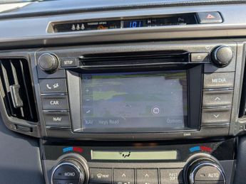 Toyota RAV4 2.2 D-CAT Invincible Auto 4WD Euro 5 5dr