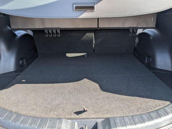 Toyota RAV4 2.2 D-CAT Invincible Auto 4WD Euro 5 5dr