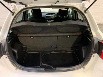 Toyota Yaris 1.5 VVT-h Design E-CVT Euro 6 (s/s) 5dr