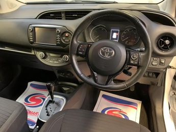 Toyota Yaris 1.5 VVT-h Design E-CVT Euro 6 (s/s) 5dr