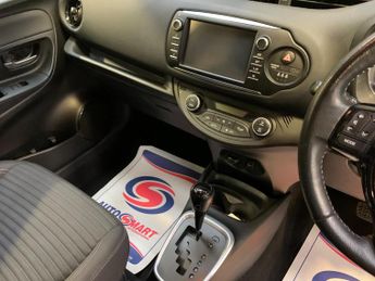 Toyota Yaris 1.5 VVT-h Design E-CVT Euro 6 (s/s) 5dr