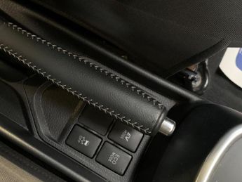 Toyota Yaris 1.5 VVT-h Design E-CVT Euro 6 (s/s) 5dr