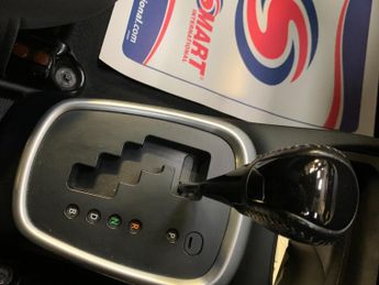 Toyota Yaris 1.5 VVT-h Design E-CVT Euro 6 (s/s) 5dr