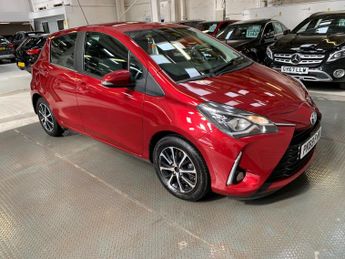 Toyota Yaris 1.5 VVT-h Icon Tech E-CVT Euro 6 (s/s) 5dr