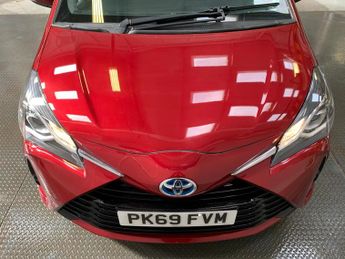 Toyota Yaris 1.5 VVT-h Icon Tech E-CVT Euro 6 (s/s) 5dr