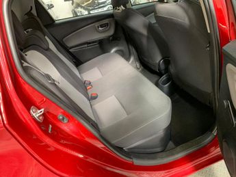 Toyota Yaris 1.5 VVT-h Icon Tech E-CVT Euro 6 (s/s) 5dr