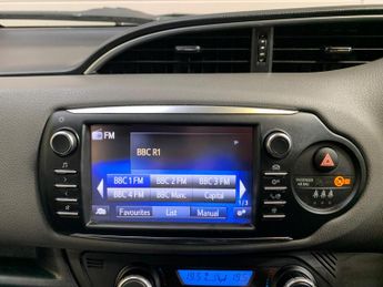 Toyota Yaris 1.5 VVT-h Icon Tech E-CVT Euro 6 (s/s) 5dr