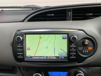 Toyota Yaris 1.5 VVT-h Icon Tech E-CVT Euro 6 (s/s) 5dr