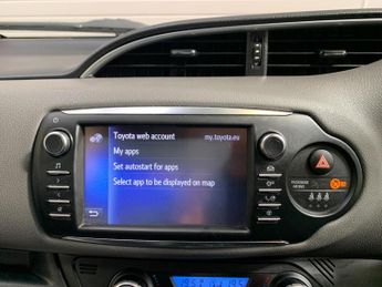 Toyota Yaris 1.5 VVT-h Icon Tech E-CVT Euro 6 (s/s) 5dr