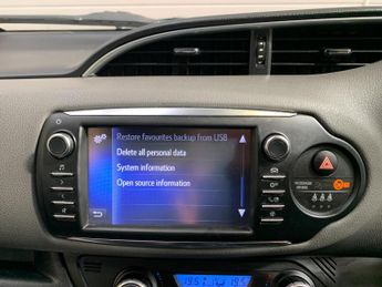 Toyota Yaris 1.5 VVT-h Icon Tech E-CVT Euro 6 (s/s) 5dr